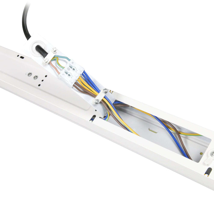 Engel Dinah LED-Leuchte – Kompakte Lichtleiste für Nebenräume & Flure Engel Lighting 